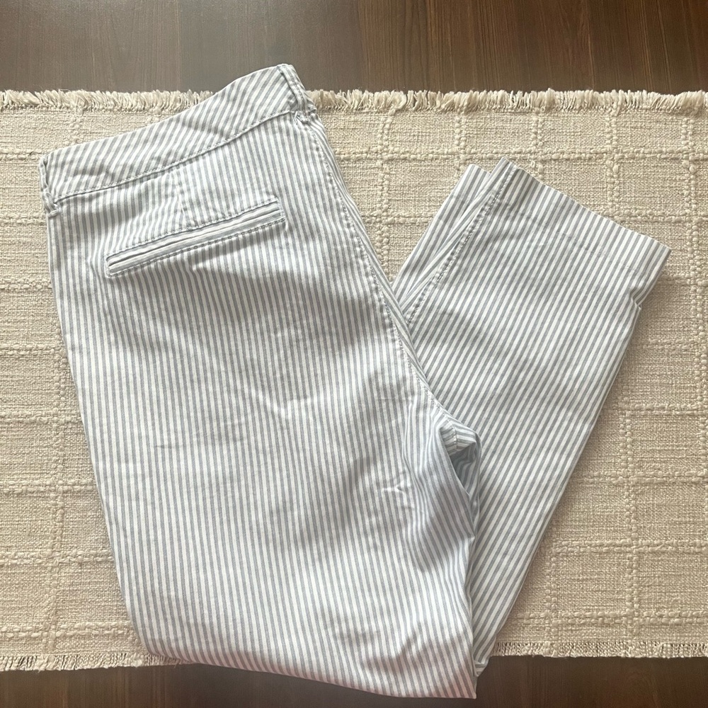 Old Navy Women's Striped blue Cropped Pants